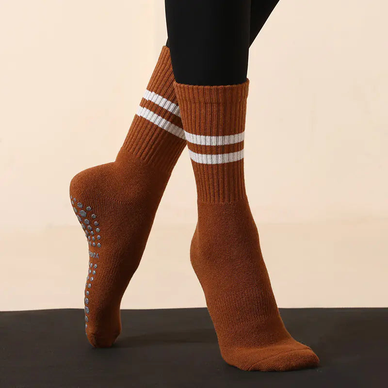 Non-Slip Fitness Socks & Stockings – Anti-Skid Grip Sports Socks for Yoga, Gym & Training