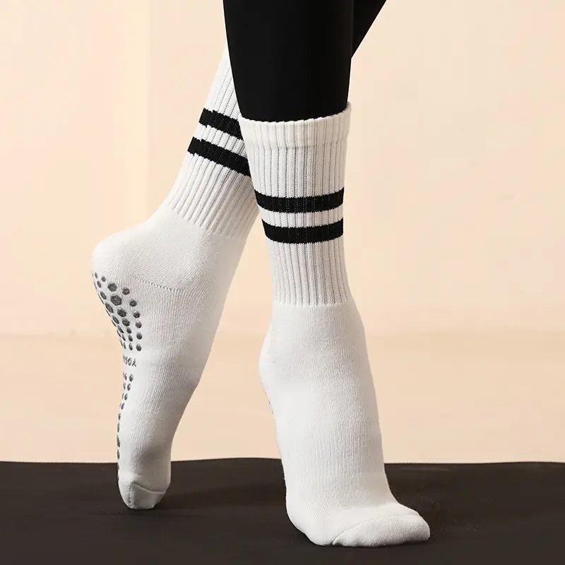 Non-Slip Fitness Socks & Stockings – Anti-Skid Grip Sports Socks for Yoga, Gym & Training